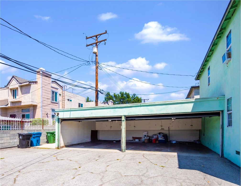 221 S Bushnell Avenue Property Photo 19