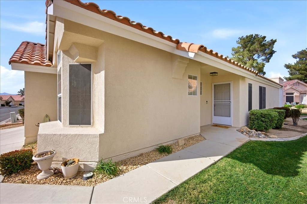19146 Oak Property Photo 3