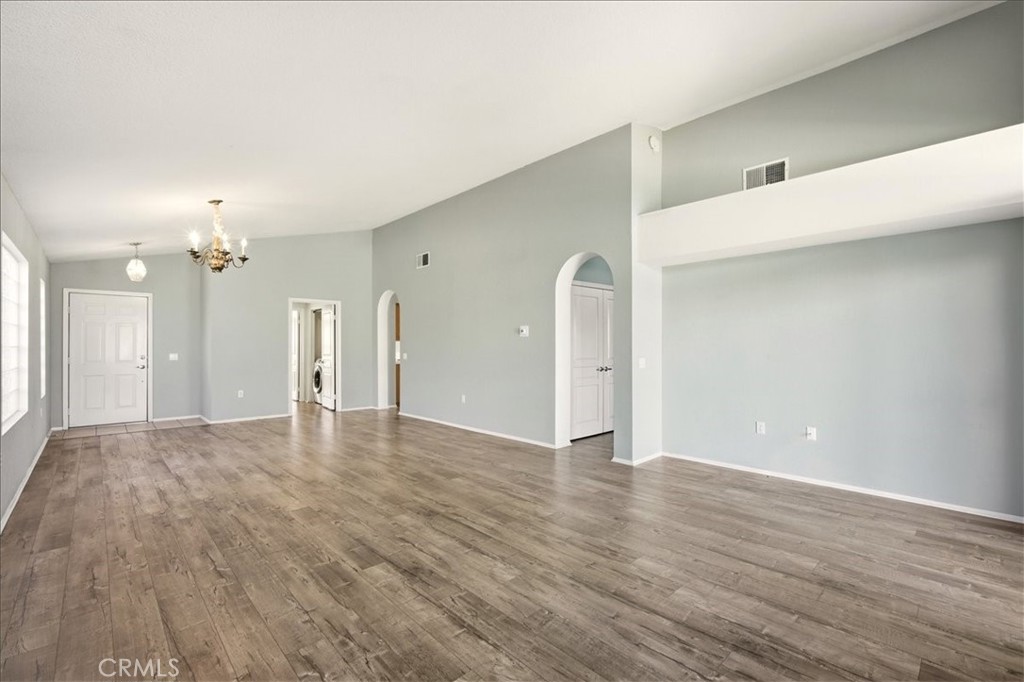 19146 Oak Property Photo 7