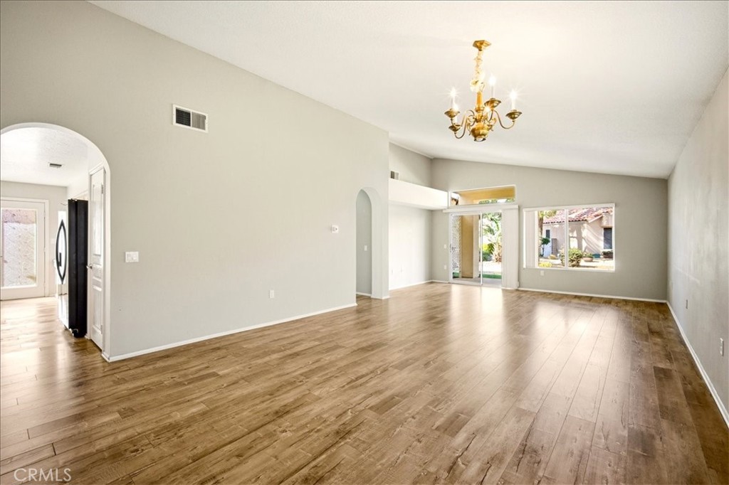 19146 Oak Property Photo 10