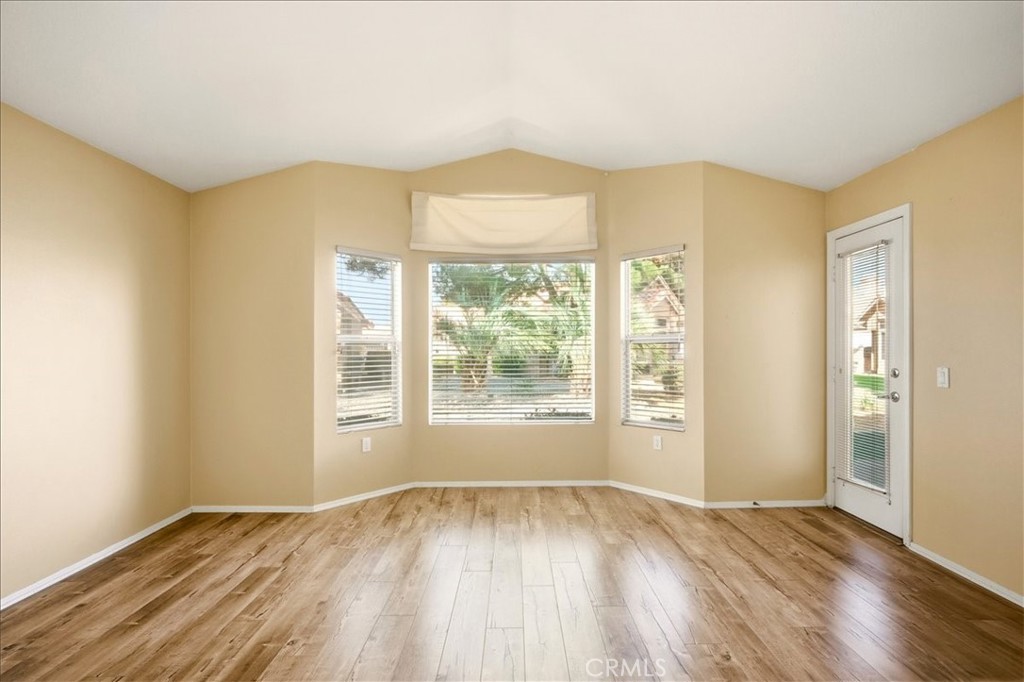 19146 Oak Property Photo 17