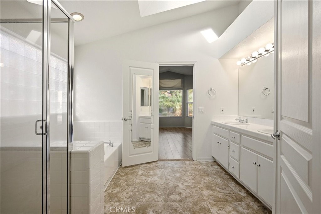 19146 Oak Property Photo 22