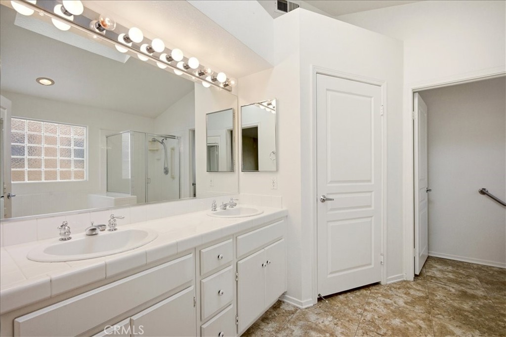 19146 Oak Property Photo 23
