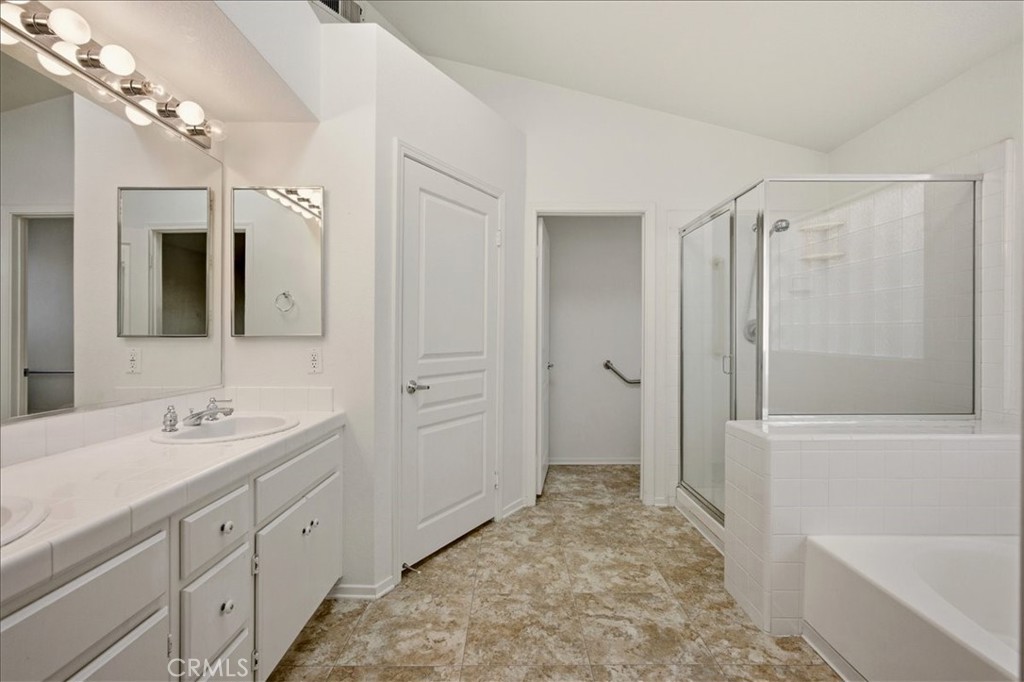 19146 Oak Property Photo 24