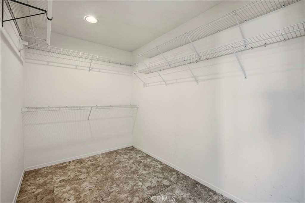 19146 Oak Property Photo 26