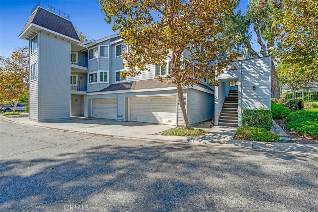 1005 Lakeview Property Photo 2