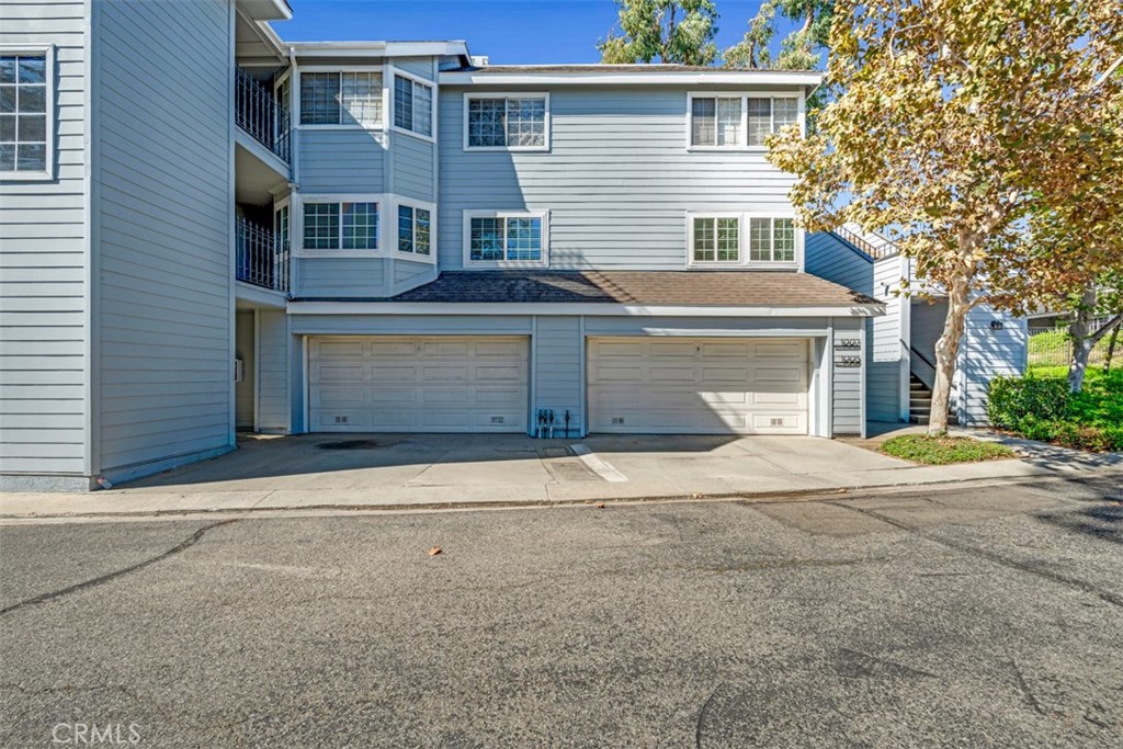1005 Lakeview Property Photo 3