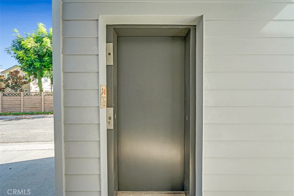 1005 Lakeview Property Photo 6