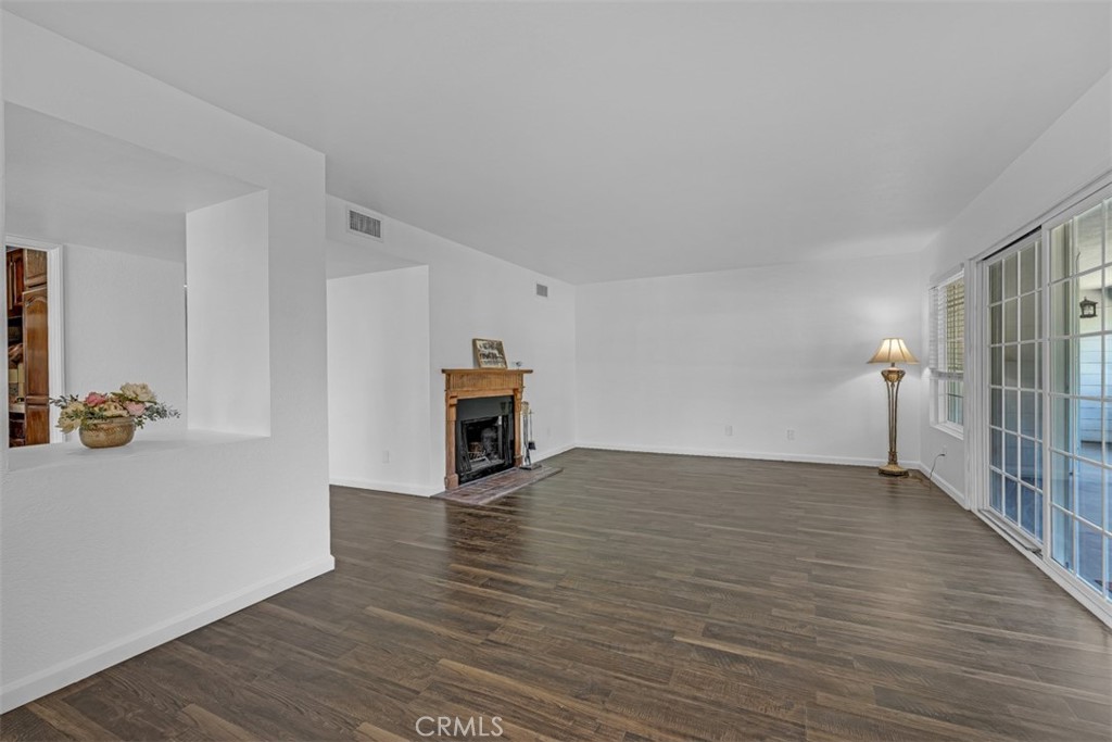 1005 Lakeview Property Photo 7