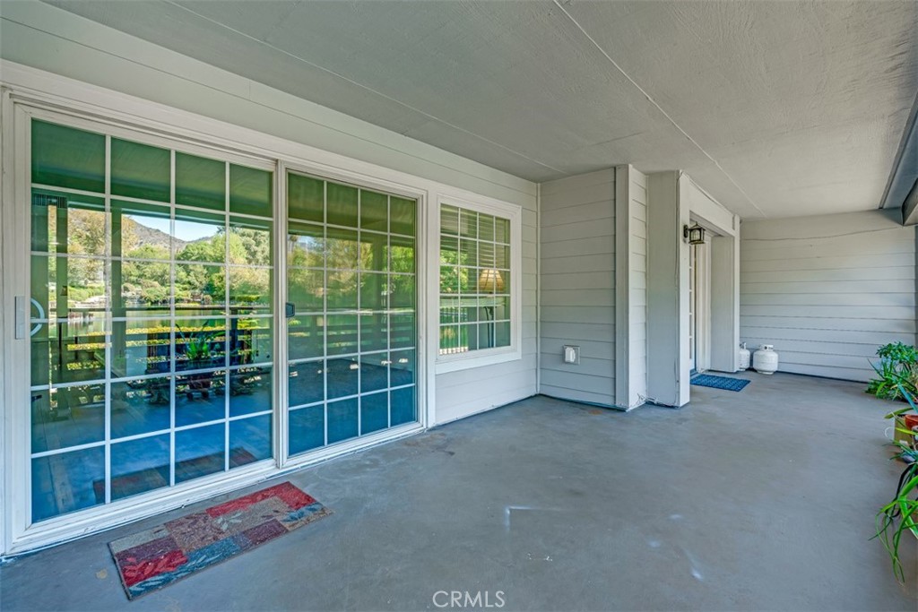 1005 Lakeview Property Photo 11