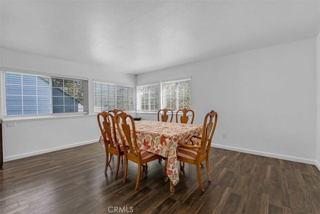 1005 Lakeview Property Photo 23
