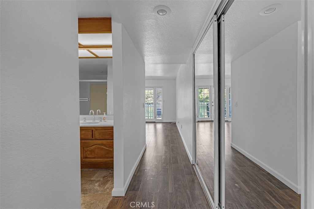 1005 Lakeview Property Photo 32