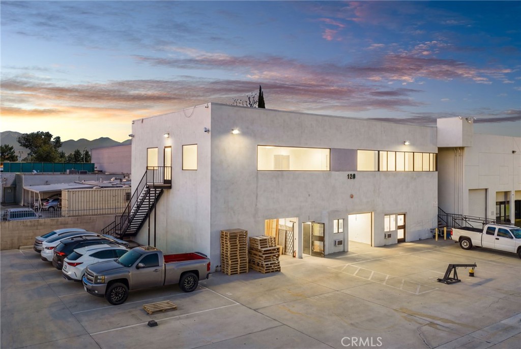 129 S 8th Property Photo 2
