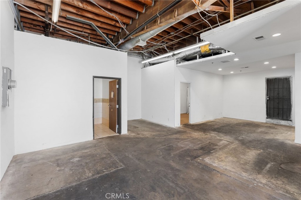 129 S 8th Property Photo 24