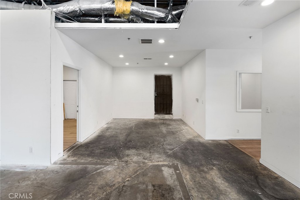 129 S 8th Property Photo 27