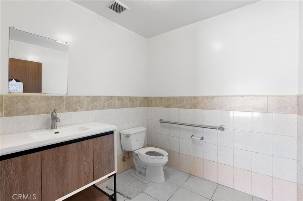 129 S 8th Property Photo 31