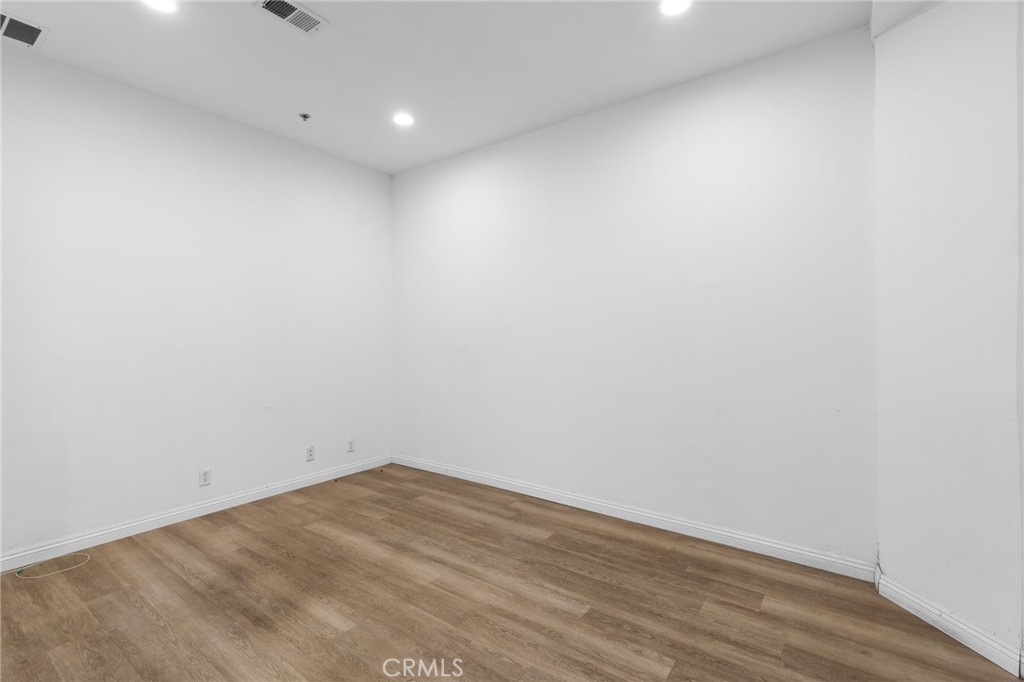 129 S 8th Property Photo 34