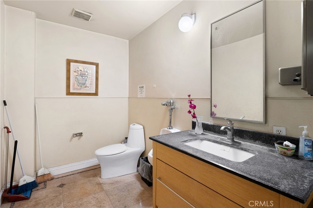 129 S 8th Property Photo 43