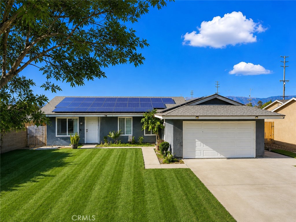 1530 Athol Street Property Photo 2