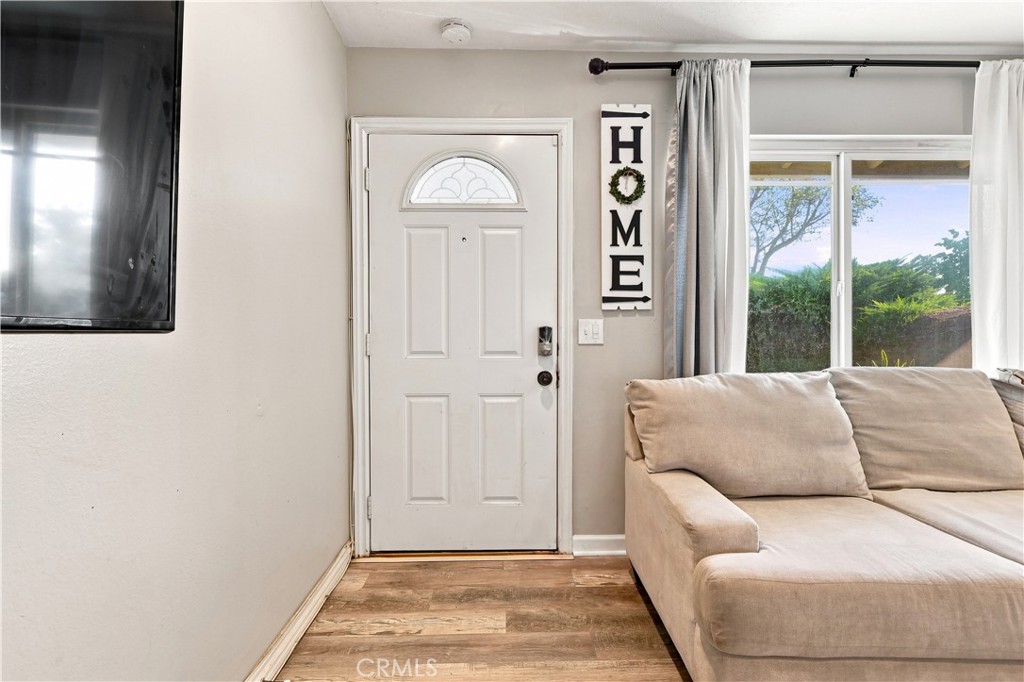 1530 Athol Street Property Photo 4