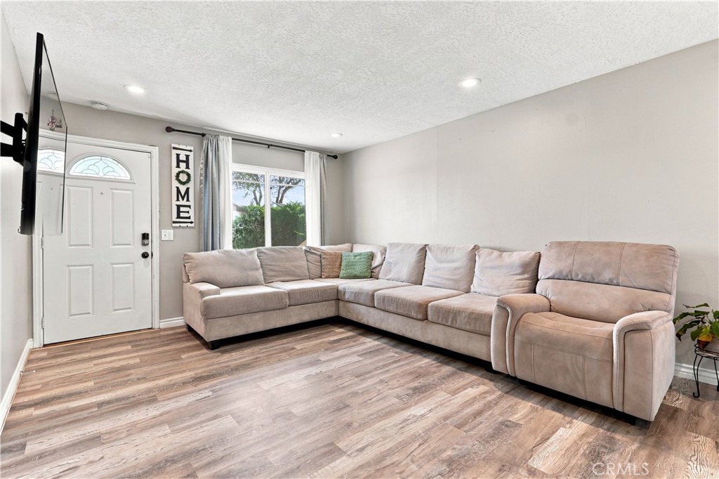 1530 Athol Street Property Photo 6