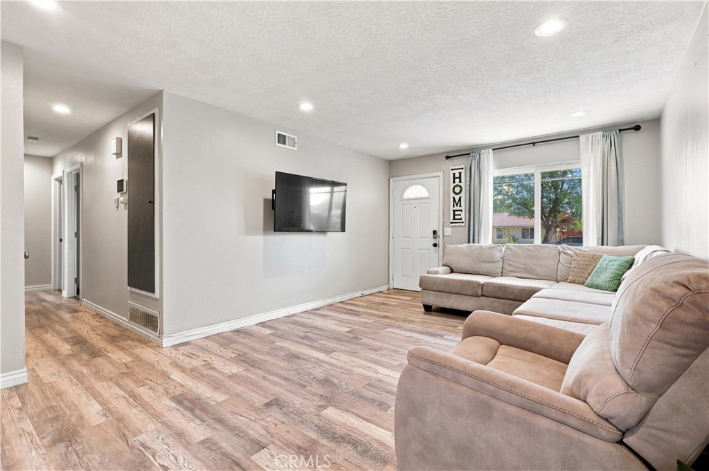 1530 Athol Street Property Photo 7