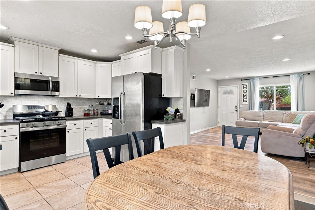 1530 Athol Street Property Photo 10