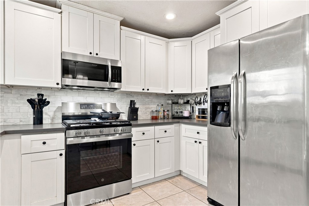 1530 Athol Street Property Photo 11