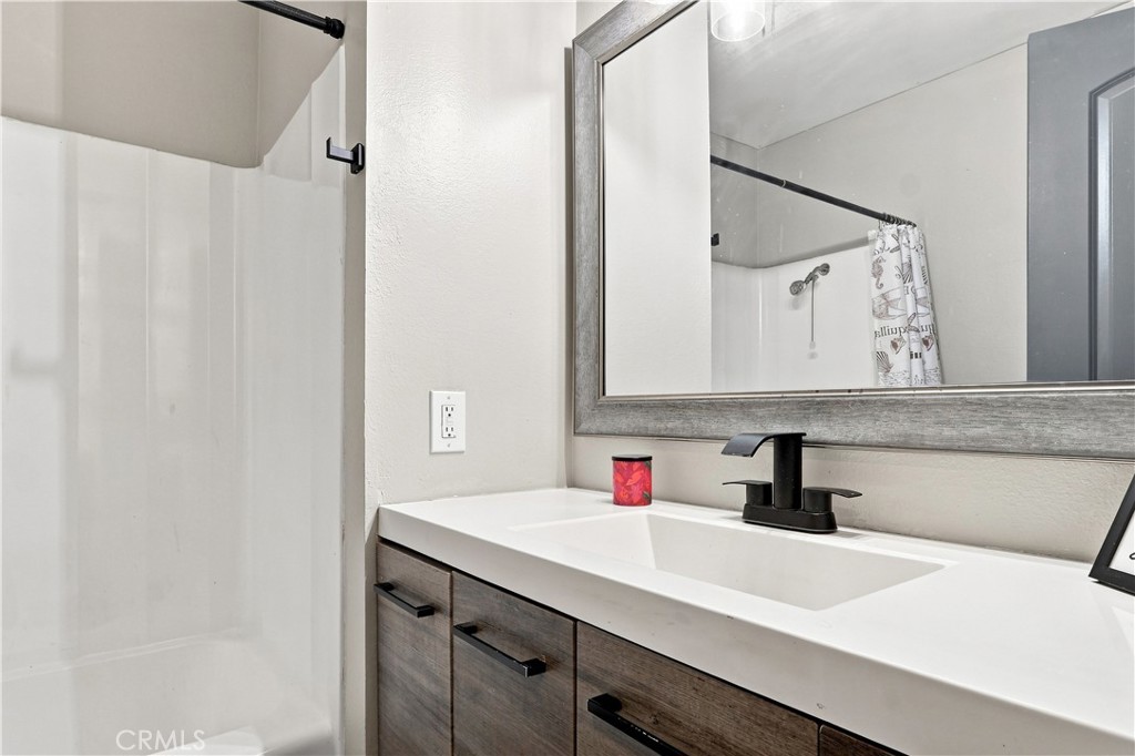 1530 Athol Street Property Photo 19