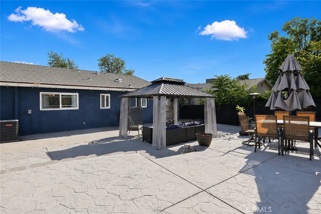 1530 Athol Street Property Photo 24