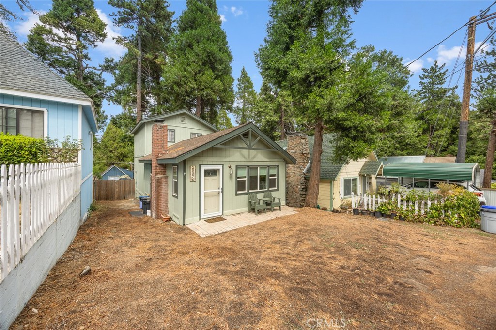 23376 Crestline Road Property Photo 1