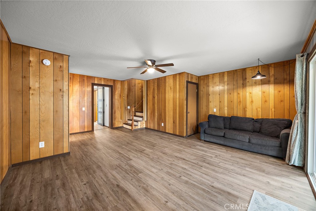 23376 Crestline Road Property Photo 12