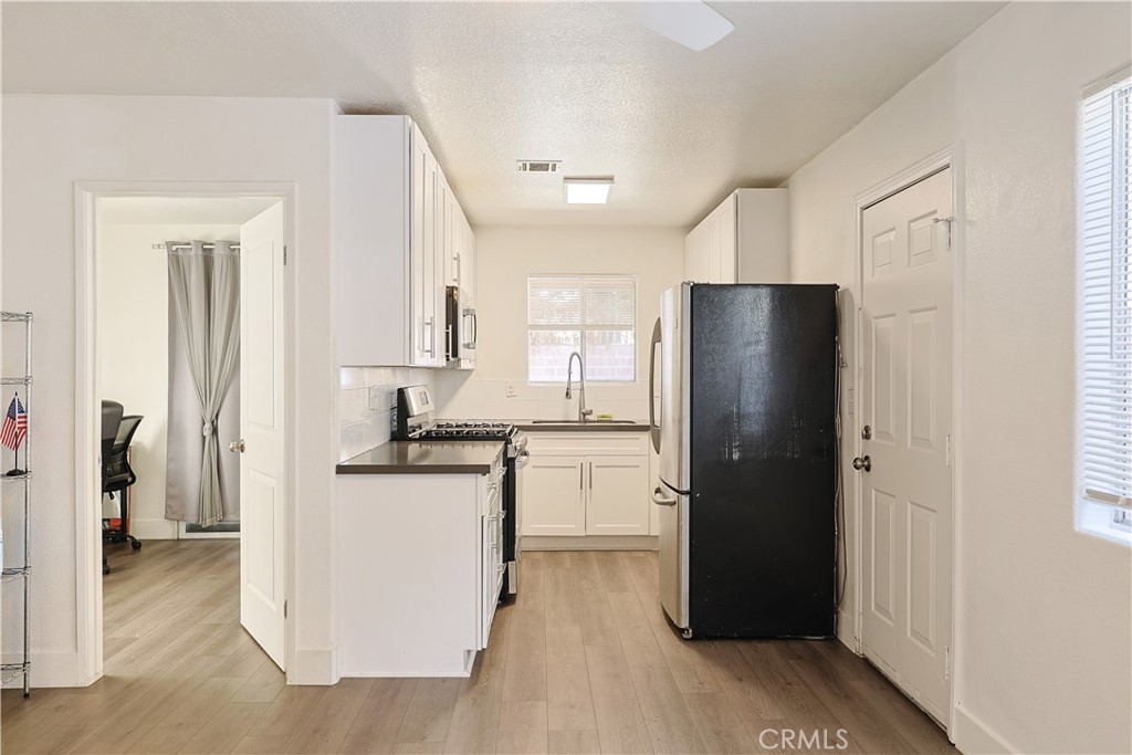 2214 W Wardlow Property Photo 2