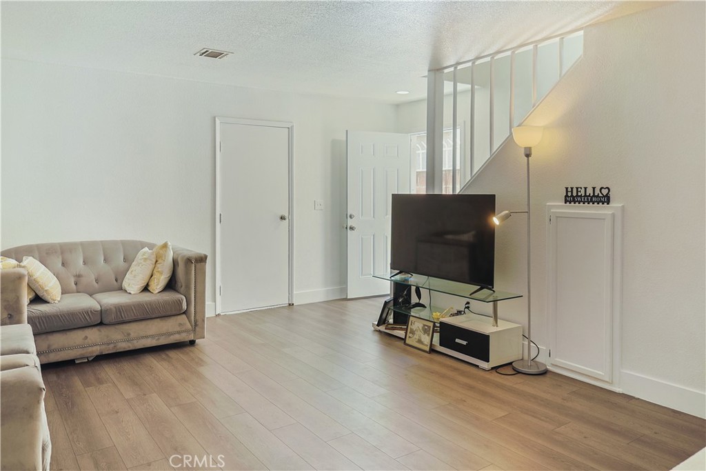 2214 W Wardlow Property Photo 5