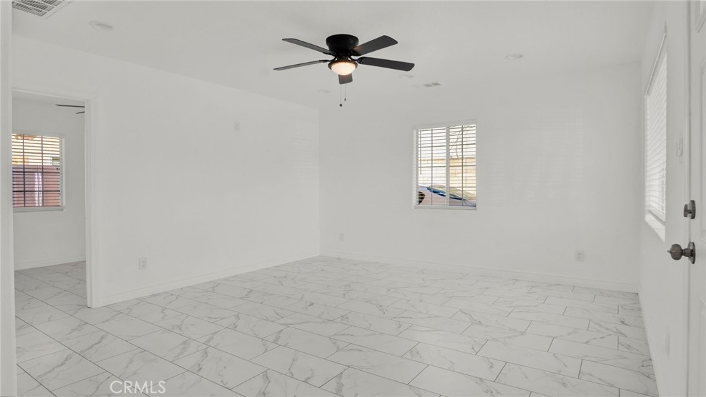 2239 W Lincoln Street Property Photo 7