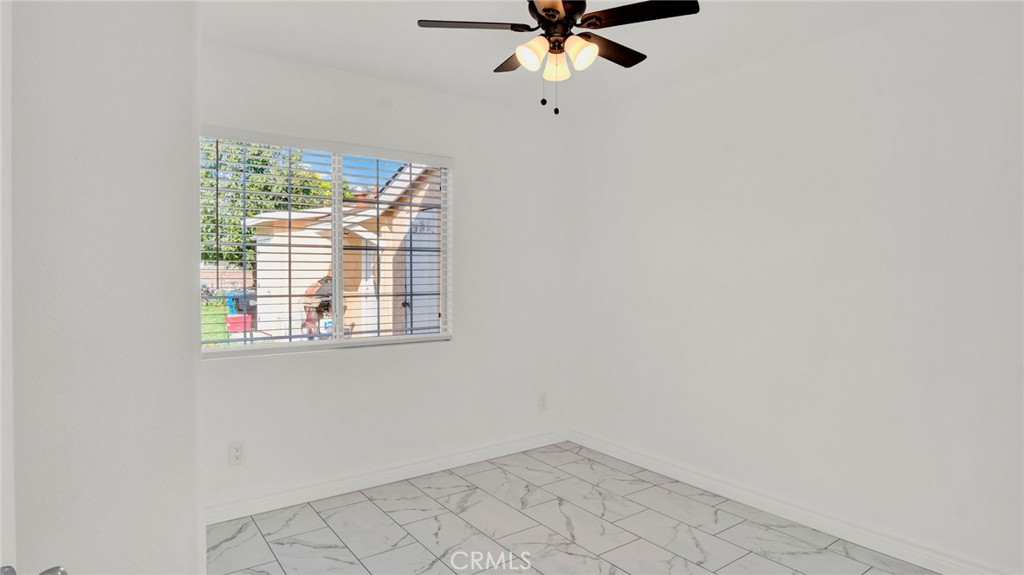 2239 W Lincoln Street Property Photo 14