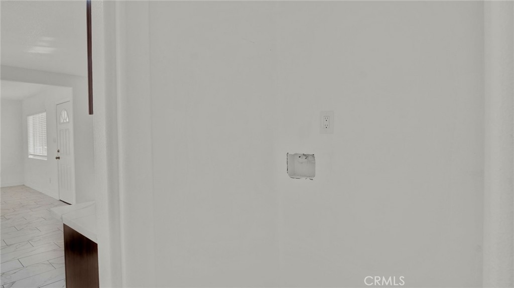 2239 W Lincoln Street Property Photo 16