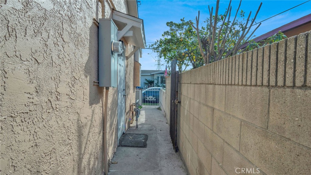 2239 W Lincoln Street Property Photo 26