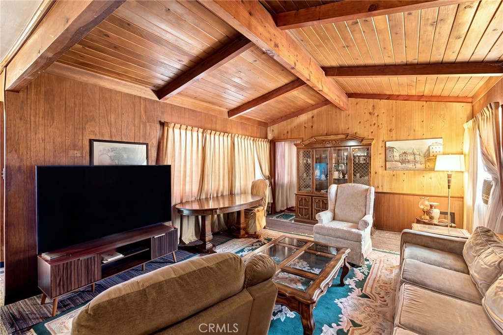101 Weisshorn Property Photo 7