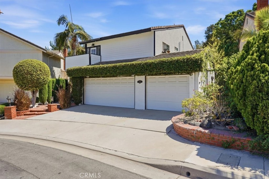 710 S Ridgeview Property Photo 3