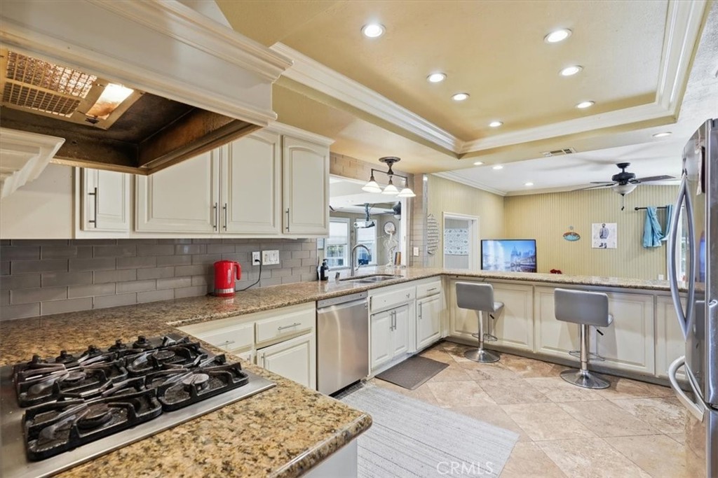 710 S Ridgeview Property Photo 18