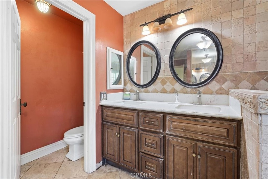 710 S Ridgeview Property Photo 29