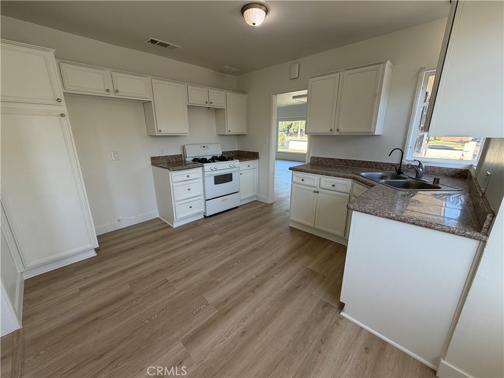 2764 Valencia Avenue Property Photo 10
