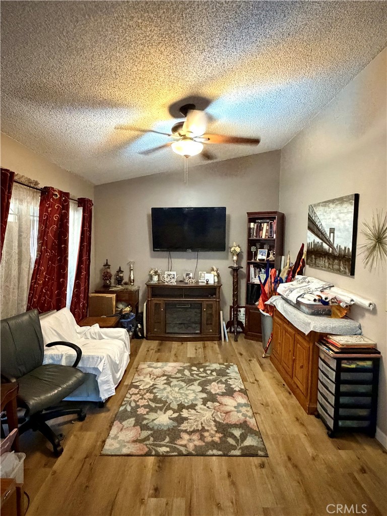 1245 Ross Property Photo 4