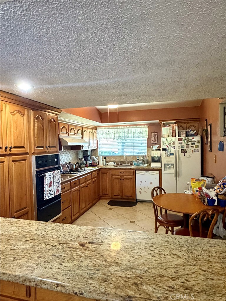 1245 Ross Property Photo 6