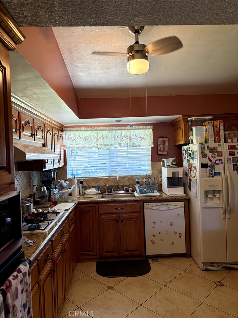 1245 Ross Property Photo 8
