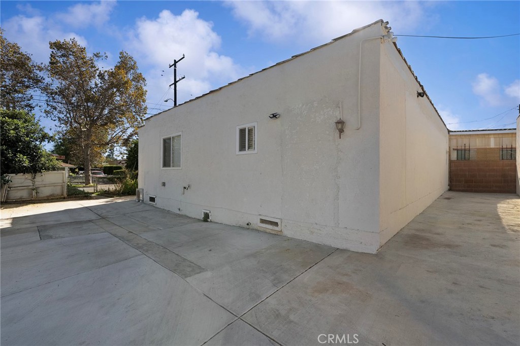 501 W Marshall St Property Photo 28