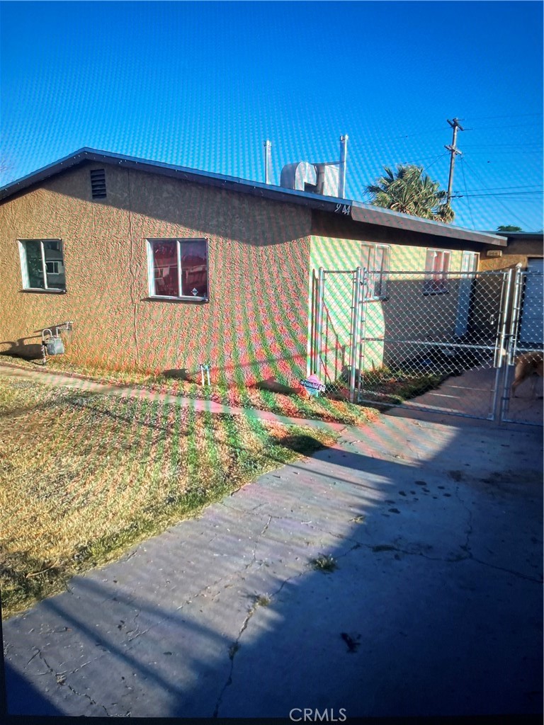 944 E Elizabeth Property Photo 1