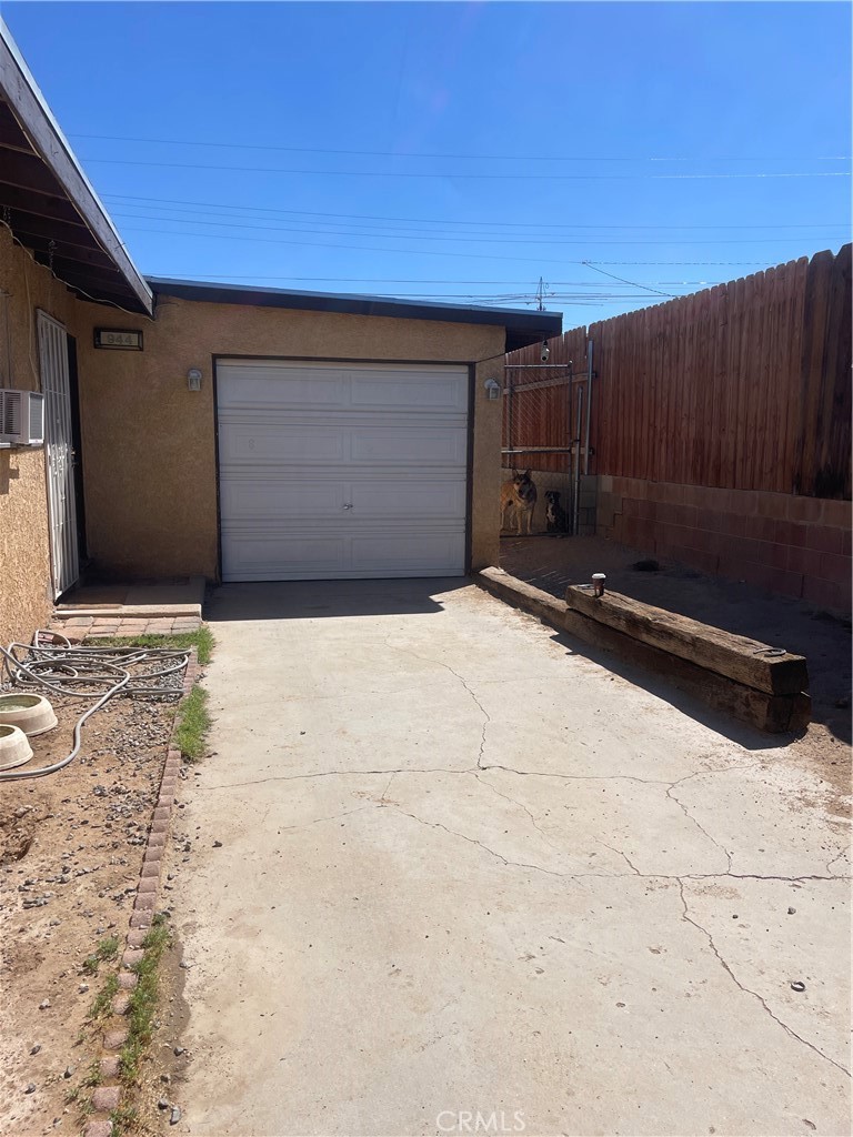 944 E Elizabeth Property Photo 3