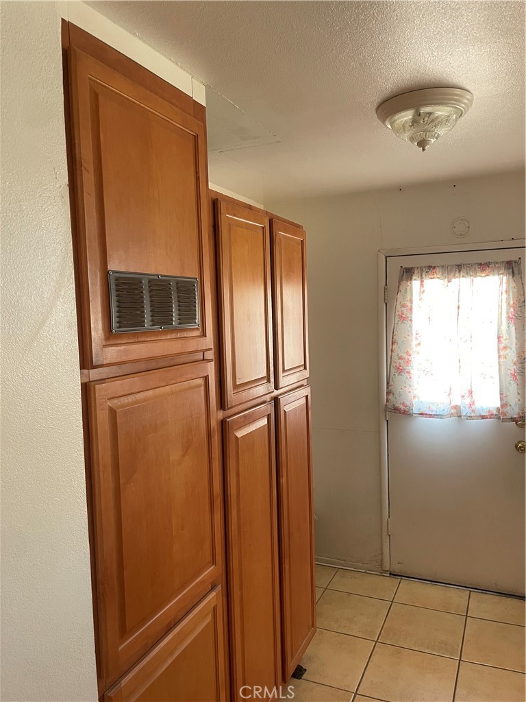 944 E Elizabeth Property Photo 5